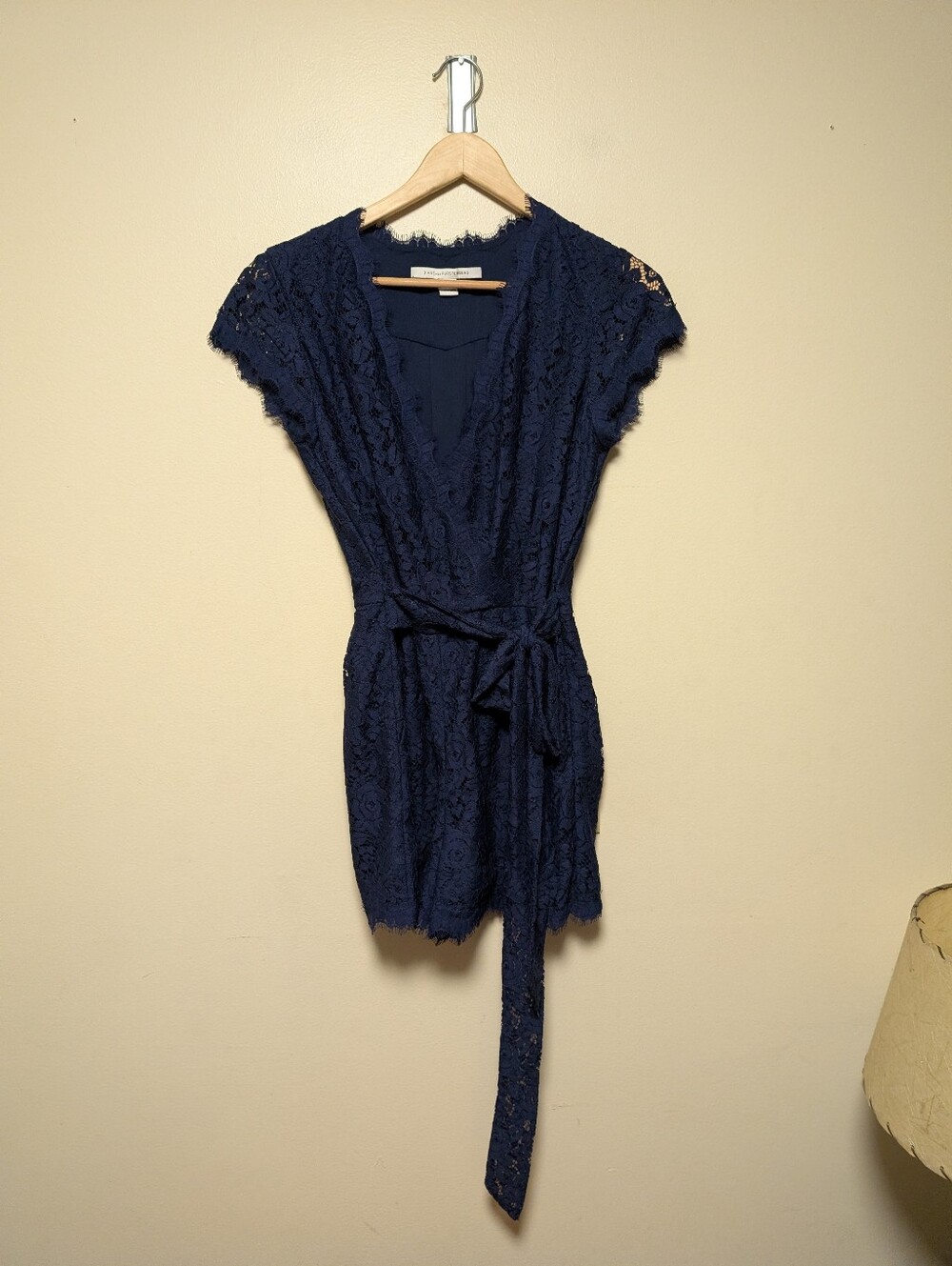 Diane von Furstenberg DVF Purdeette Navy Lace Wrap Romper Size 2